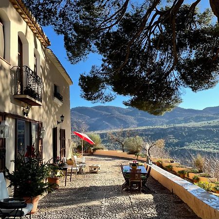 Cortijo El Pino Retreat Bed & Breakfast Albunuelas Exterior photo