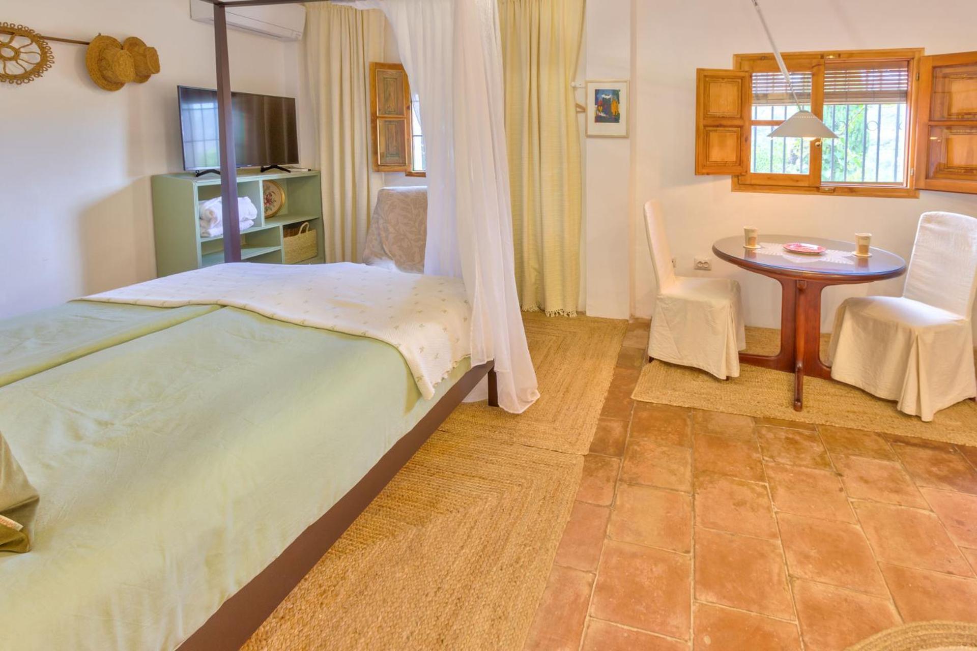 Cortijo El Pino Retreat Bed & Breakfast Albunuelas Exterior photo